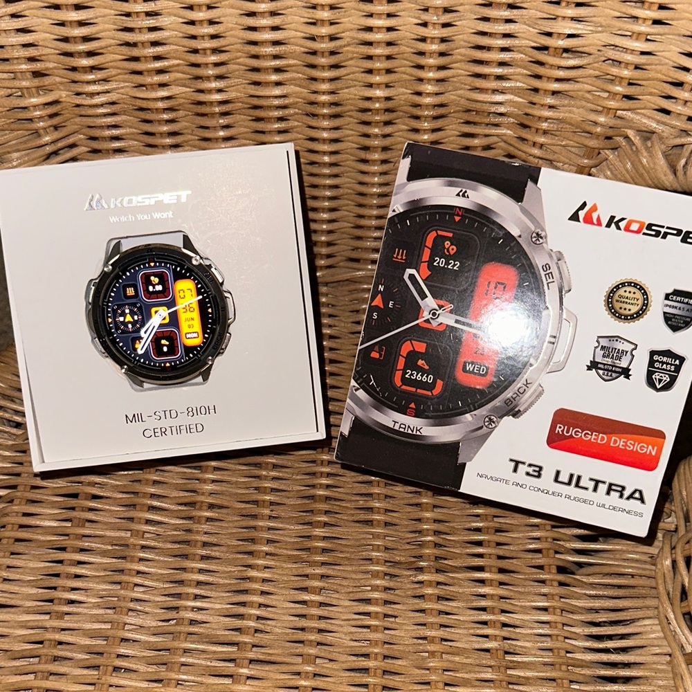 T3 Ultra Smartwatch  with GPS - Black and Silver - never used - Picture 4 of 11